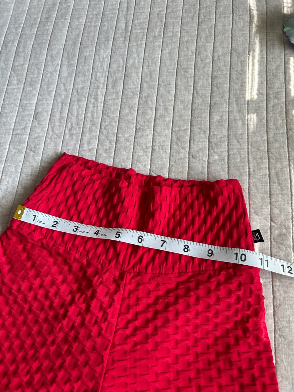 Born primitive high rise scrunch butt textured red raspberry leggings S - Picture 3 of 8